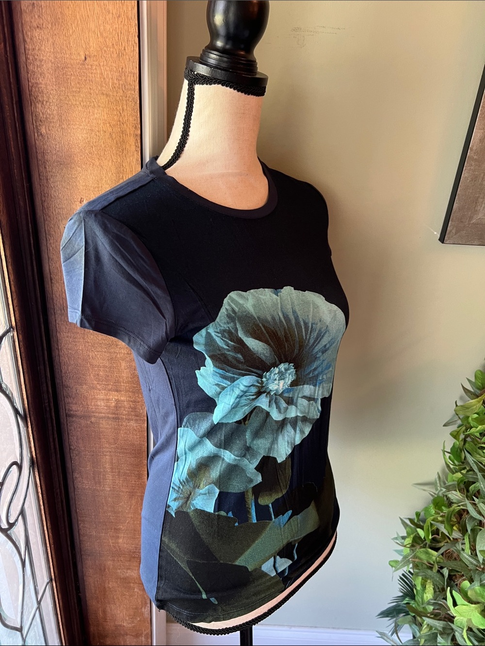 Truth by Republic Short-Sleeve Tee with Teal Floral Print - Picture 2 of 8